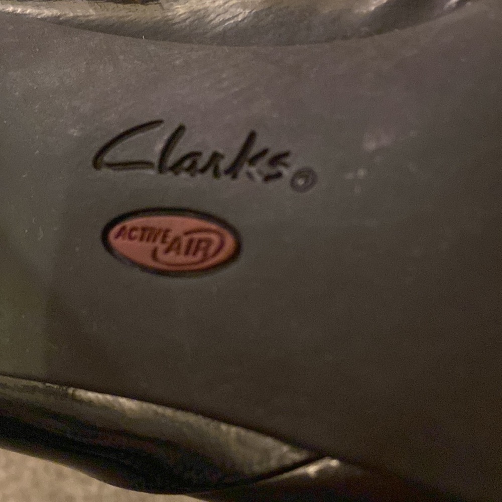 Clarks Artisan Black Leather 2” Heels Womens Size 9.5 - Picture 10 of 13